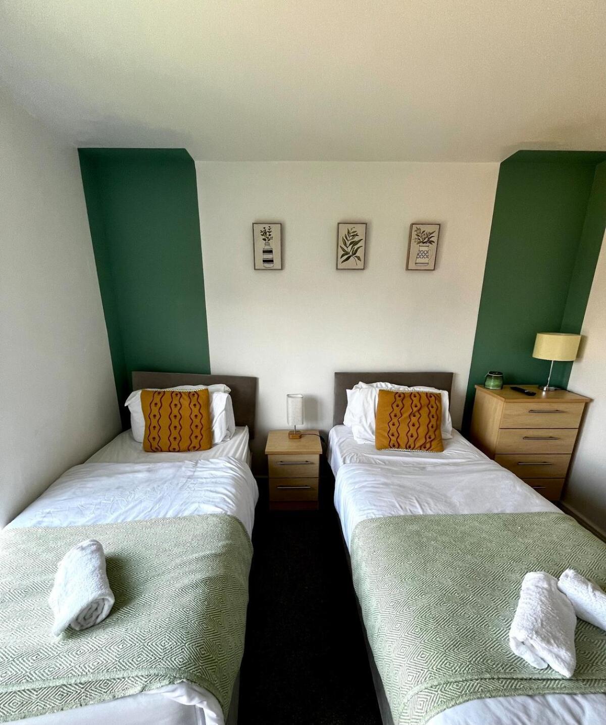 Serene 2-Bed Flat With Canal Views - Coop Live & Ethiad مانشستر المظهر الخارجي الصورة