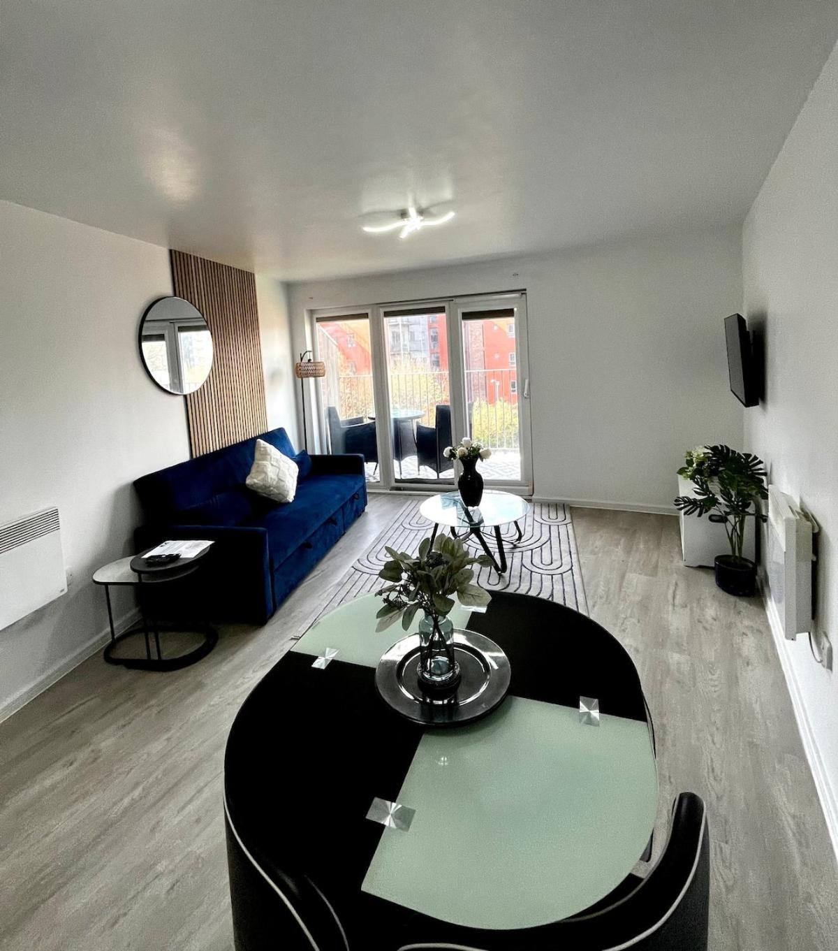 Serene 2-Bed Flat With Canal Views - Coop Live & Ethiad مانشستر المظهر الخارجي الصورة